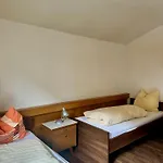 Skill Mountain - Und Bike Im Sommer Mit Joker Card Hostel *