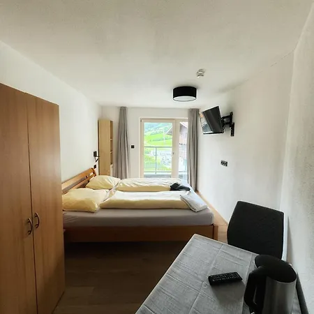 Skill Mountain - Und Bike Im Sommer Mit Joker Card Hostel *