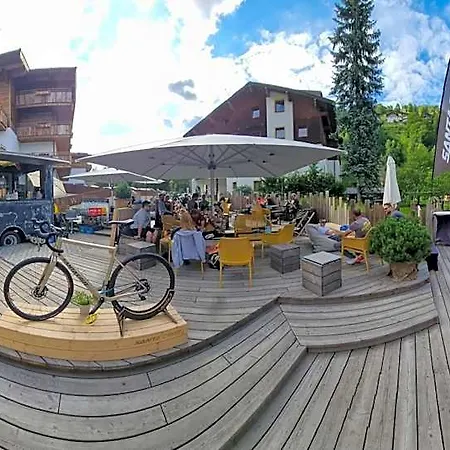 Skill Mountain - Und Bike Im Sommer Mit Joker Card *