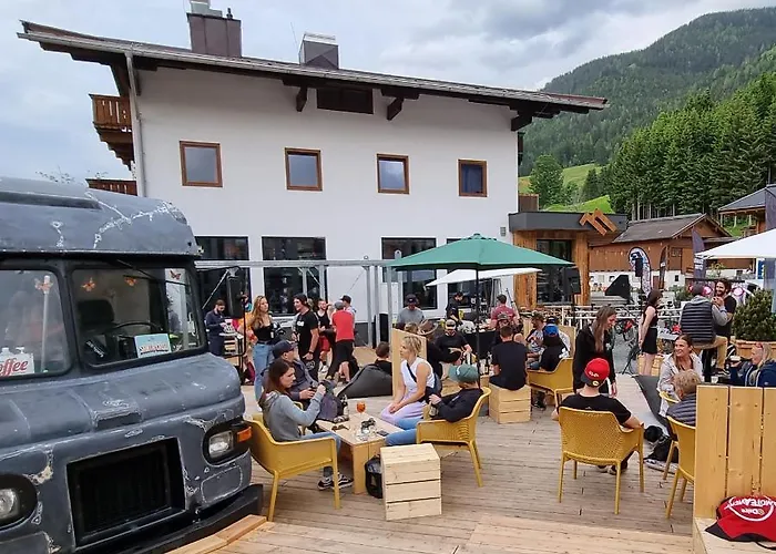 Skill Mountain - Und Bike Im Sommer Mit Joker Card Vandrerhjem *